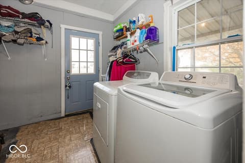 Laundry room at 5579 W US Highway 36, Middletown, IN