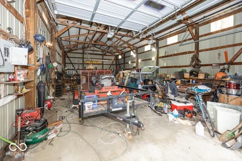 Barn — 5579 W US Highway 36, Middletown, IN