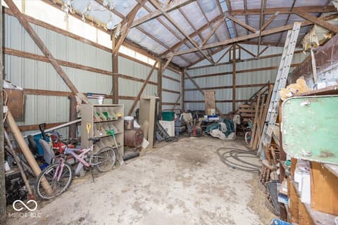 Barn — 5579 W US Highway 36, Middletown, IN