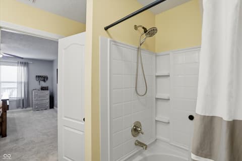 Photo of 990 Youngs Creek Drive, Franklin, IN