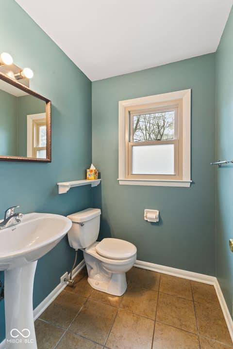 Photo of 907 Fairway Drive, Indianapolis, IN
