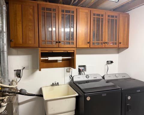 Laundry room at 5395 State Road 39, Martinsville, IN