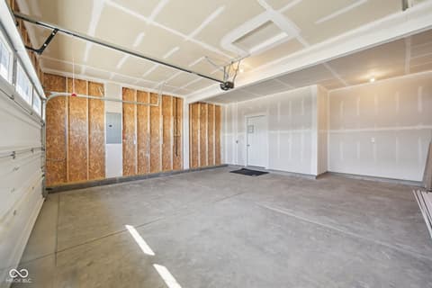 Garage at 2674 Prism Way, Plainfield, IN