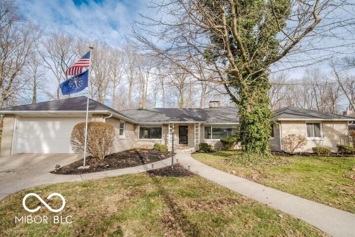 Front exterior at 1158 Woodlawn Drive, New Castle, IN