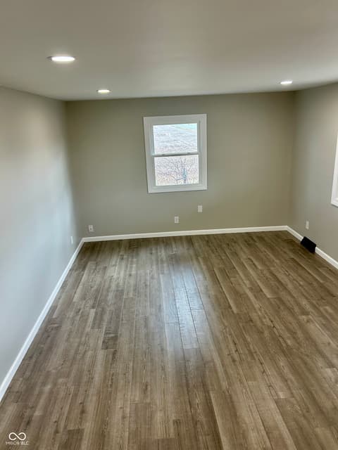 Living room at 728 E County Road 100 N, Frankfort, IN