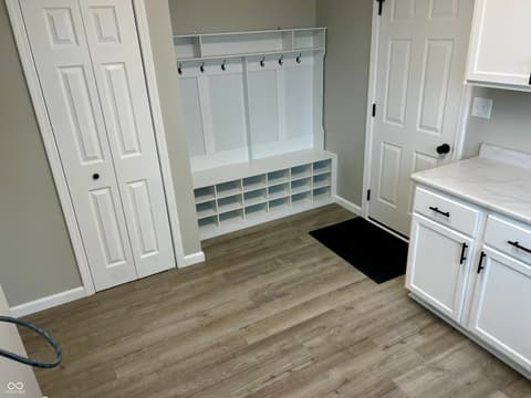 Laundry room at 728 E County Road 100 N, Frankfort, IN