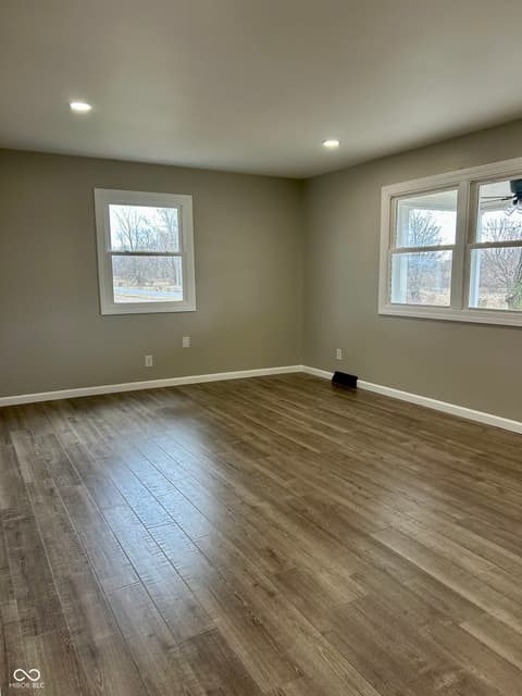 Living room at 728 E County Road 100 N, Frankfort, IN