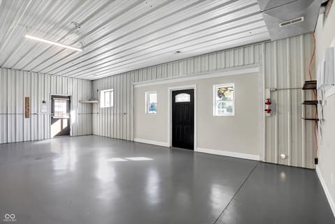 Garage at 940 W 1090 N, Fountaintown, IN