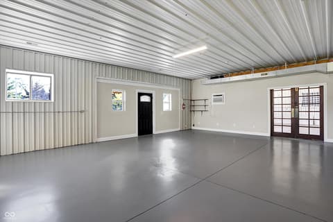 Garage at 940 W 1090 N, Fountaintown, IN
