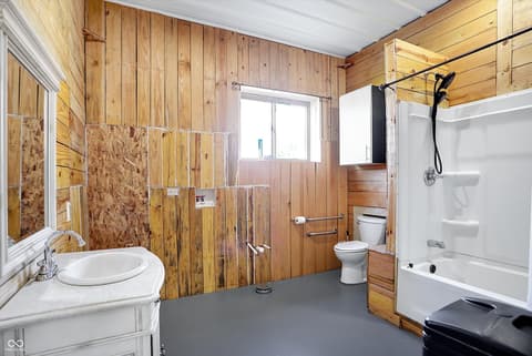 Bathroom at 940 W 1090 N, Fountaintown, IN