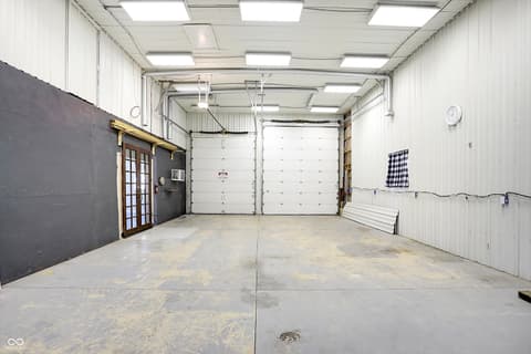 Garage at 940 W 1090 N, Fountaintown, IN