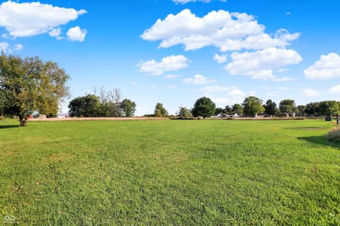 Yard at 940 W 1090 N, Fountaintown, IN