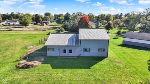 Aerial view at 940 W 1090 N, Fountaintown, IN