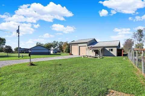 Front exterior at 940 W 1090 N, Fountaintown, IN