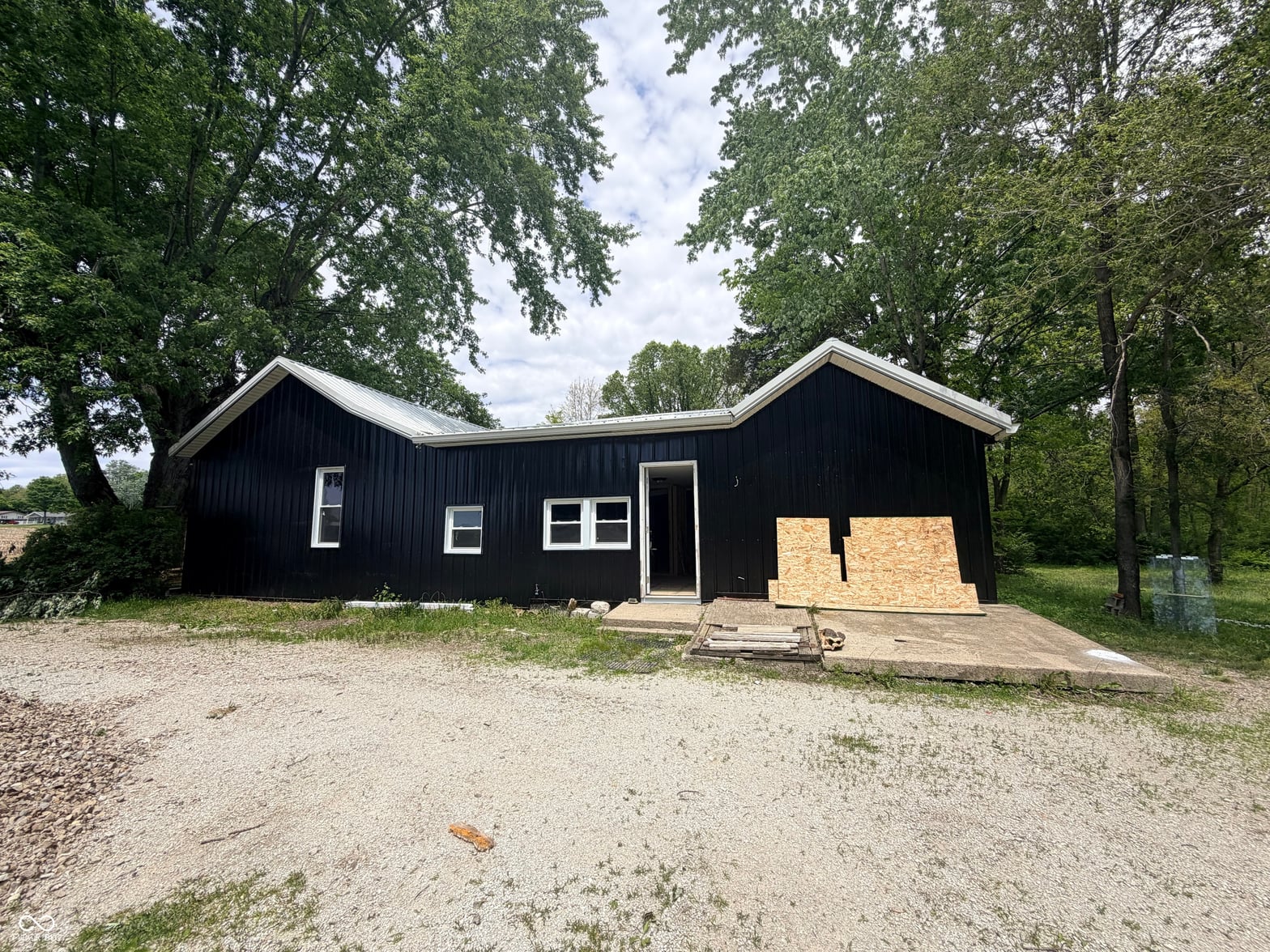 Photo of 2562 S County Road 60 SW, Greensburg, IN