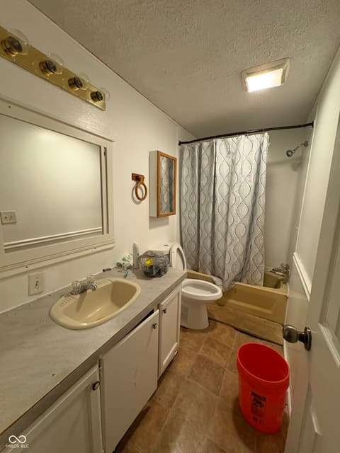 Photo of 258 Ole Rocking Chair Way, Cloverdale, IN