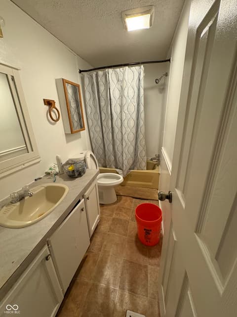Photo of 258 Ole Rocking Chair Way, Cloverdale, IN