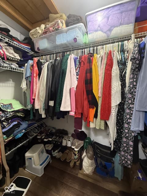 Walk In Closets — 2154 Hornettown Road, Morgantown, IN