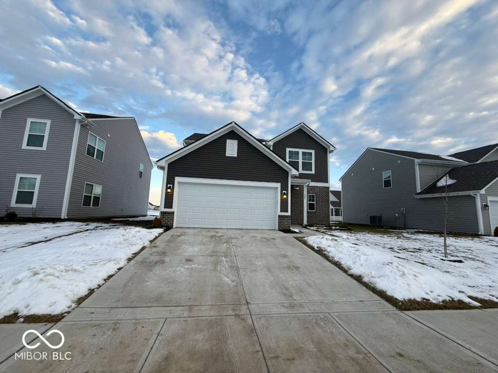 Photo of 525 Redvine Drive, Sheridan, IN