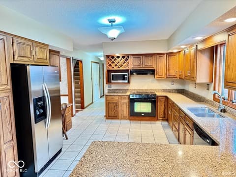 Kitchen at 3901 W Allen Court, Muncie, IN