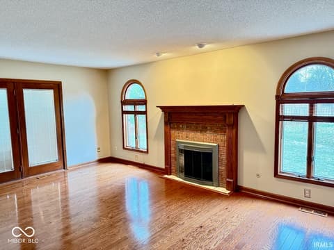 Living room at 3901 W Allen Court, Muncie, IN