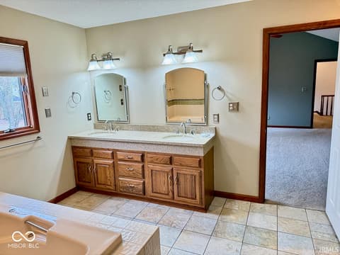 Bathroom at 3901 W Allen Court, Muncie, IN