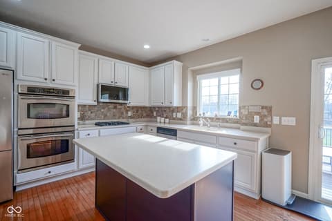 Photo of 3905 Heathfield Court, Zionsville, IN