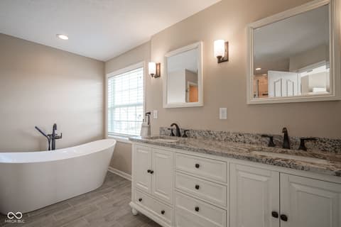 Photo of 3905 Heathfield Court, Zionsville, IN