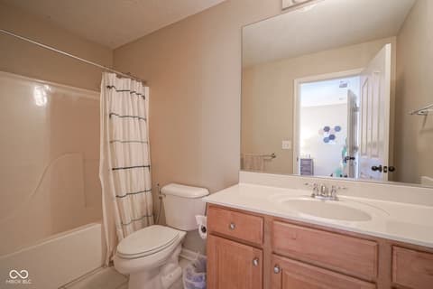Photo of 3905 Heathfield Court, Zionsville, IN