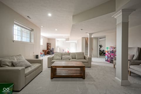 Photo of 3905 Heathfield Court, Zionsville, IN