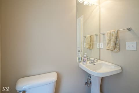 Photo of 3905 Heathfield Court, Zionsville, IN