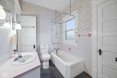 Bathroom at 614 N Illinois Street, Monticello, IN