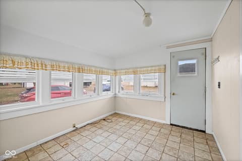 Bonus room at 614 N Illinois Street, Monticello, IN