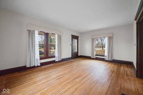 Living room at 614 N Illinois Street, Monticello, IN