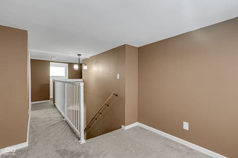 Loft — 2435 S D Street, Elwood, IN