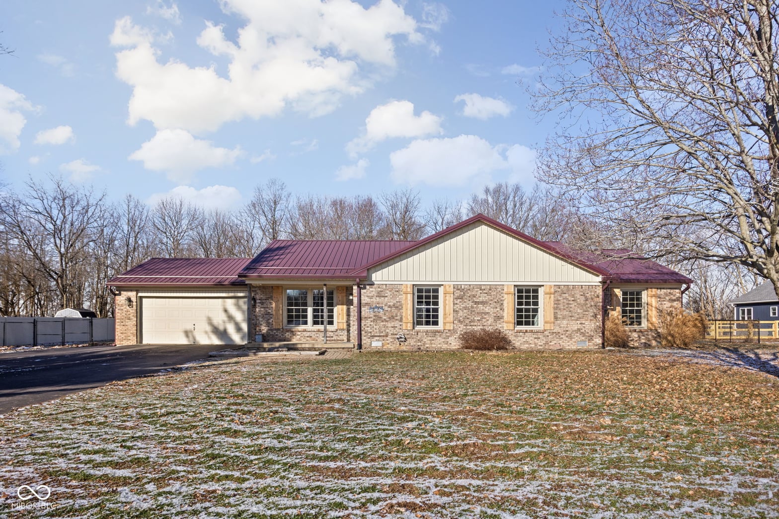 Front exterior at 10699 N Carthage Pike, Carthage, IN
