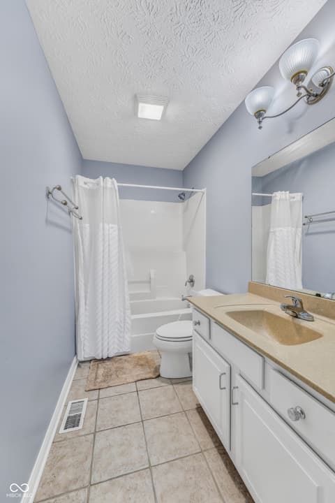 Photo of 11223 Fonthill Drive, Indianapolis, IN