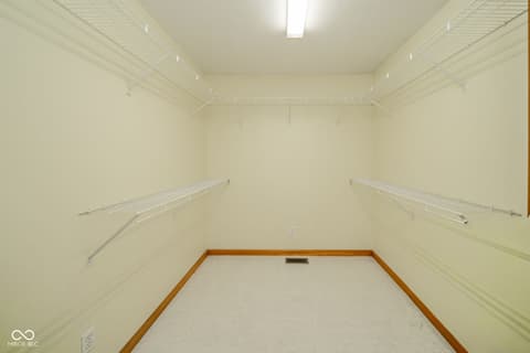 Walk In Closets — 2405 N Wicklow Drive, Muncie, IN