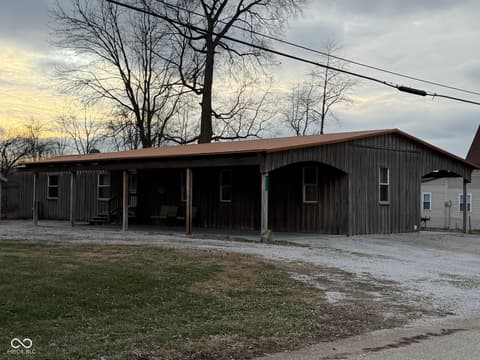 8825 E Old 36 Road