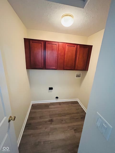 Laundry room at 4936 Tuscany Lane, Indianapolis, IN