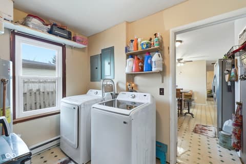 Laundry room at 60 Terrace Drive, Monrovia, IN