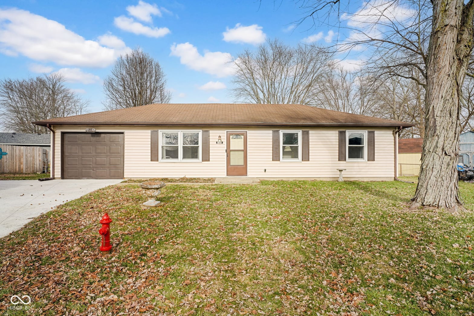 Photo of 185 Schaefer Court N, Hope, IN