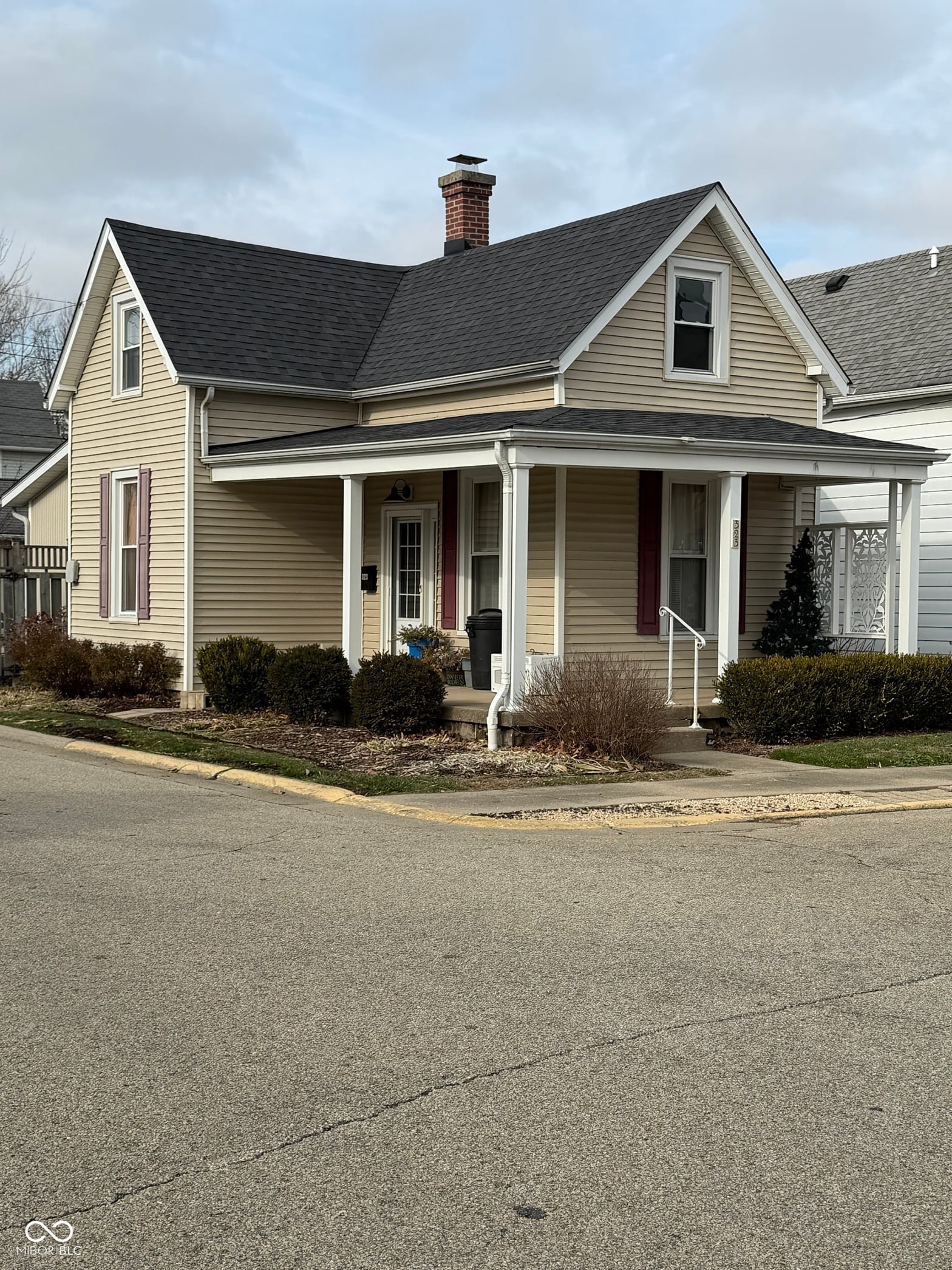 Photo of 323 S Walnut Street, Batesville, IN