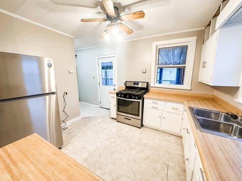 Photo of 718 Main Street, Elwood, IN