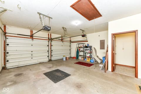 Garage at 1065 Alydar Circle, Indianapolis, IN