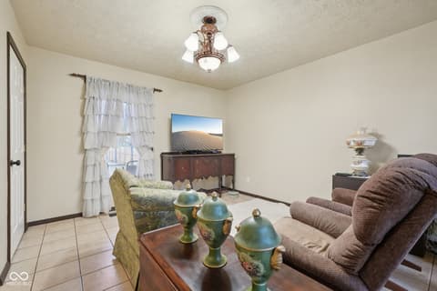 Den — 2579 Cardinal Drive, Pittsboro, IN