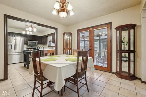 Dining room at 2579 Cardinal Drive, Pittsboro, IN