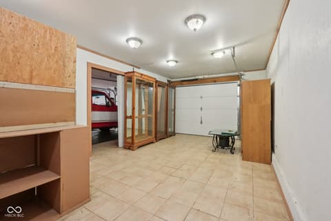 Garage at 2579 Cardinal Drive, Pittsboro, IN
