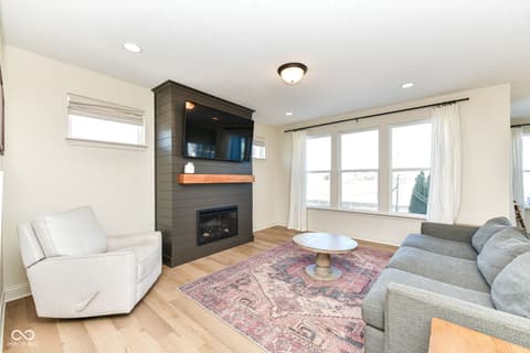 Living room at 916 Alba Drive, Lebanon, IN