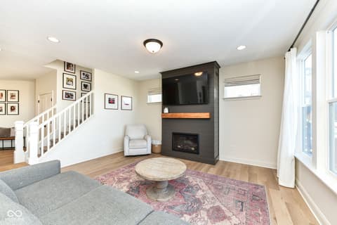 Living room at 916 Alba Drive, Lebanon, IN